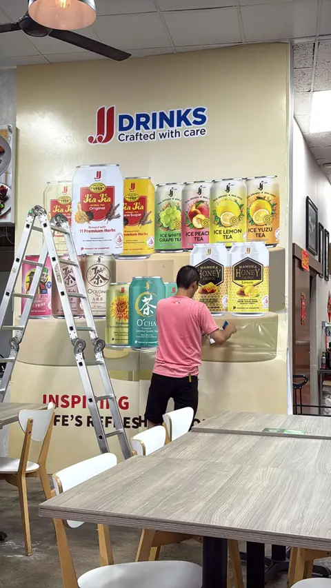 JJ Drinks — 墙面品牌 · Wall branding