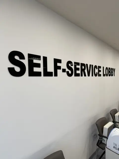 Self-service lobby — 立体墙字 · 3D wall lettering